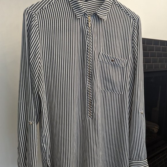 Vertical Black & White Stripped Dynamite Blouse s:L - Picture 6 of 7